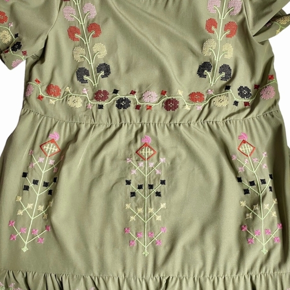 CURVEDREAM Floral Embroidery Tiered Midi Dress - Picture 8 of 11